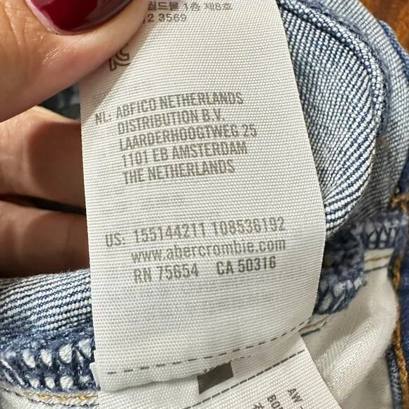 Abercrombie &amp; Fitch Curve Love Ultra High Rise Ankle Straight Jean Destroyed 26R