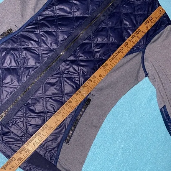 ATHLETA Aries quilted hooded thumbholes zip up weatherproof blue gray NEW size M