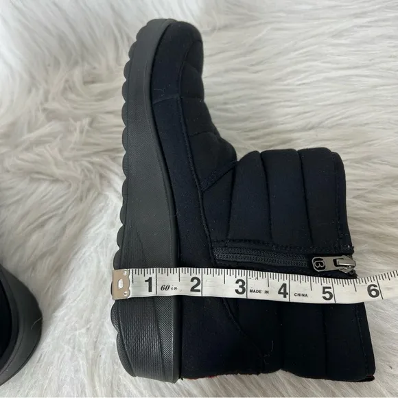 Bzees Glacier Washable Booties Black Fabric Size 7.5M