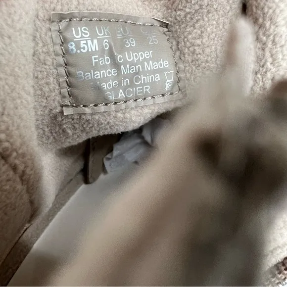 Bzees Glacier Washable Booties Taupe Fabric Size 8.5M