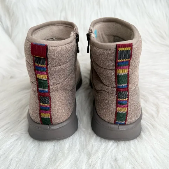 Bzees Glacier Washable Booties Taupe Fabric Size 8.5M