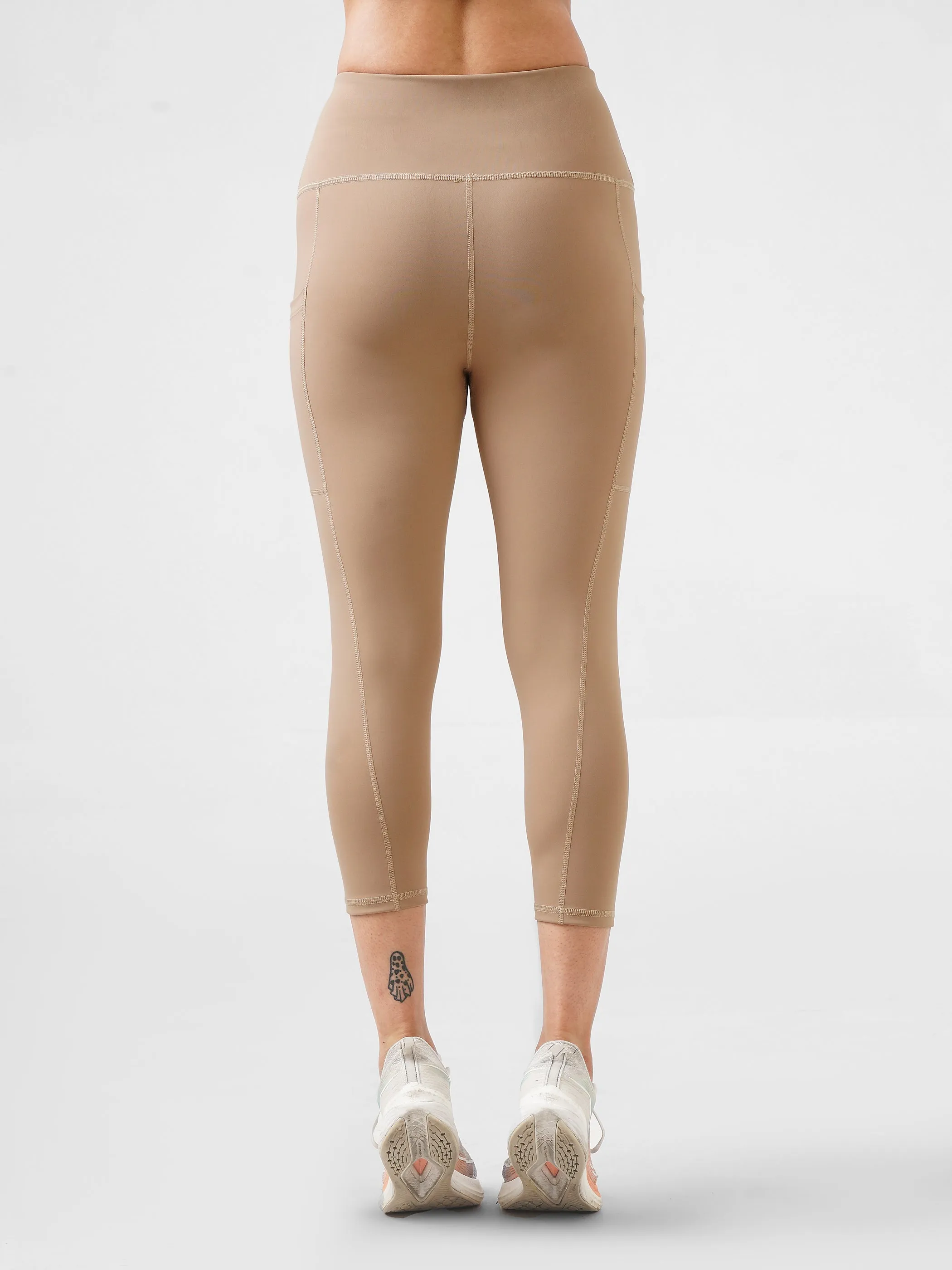 Contrast Capri Active pair in Beige
