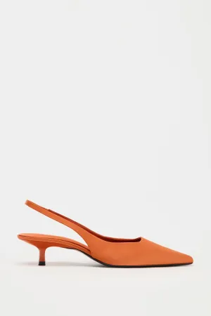 Kitten-heeled slingback fabric shoes