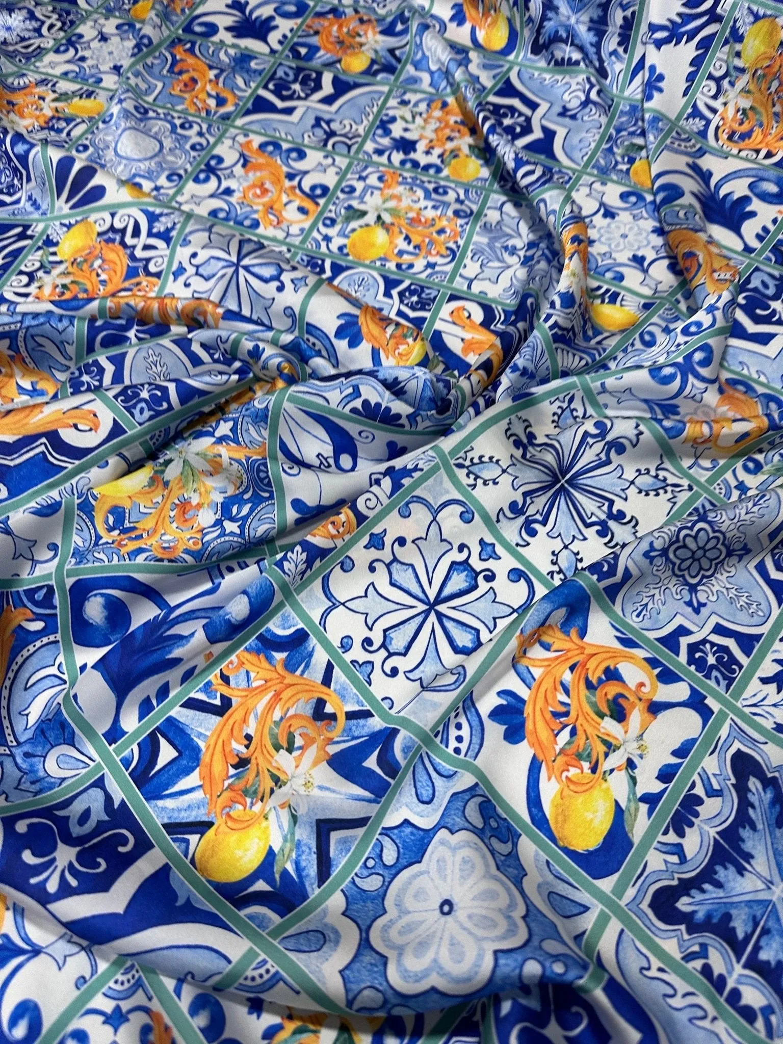 Majolica Lemons Luxury Fabric - Elegant Patterned Textile