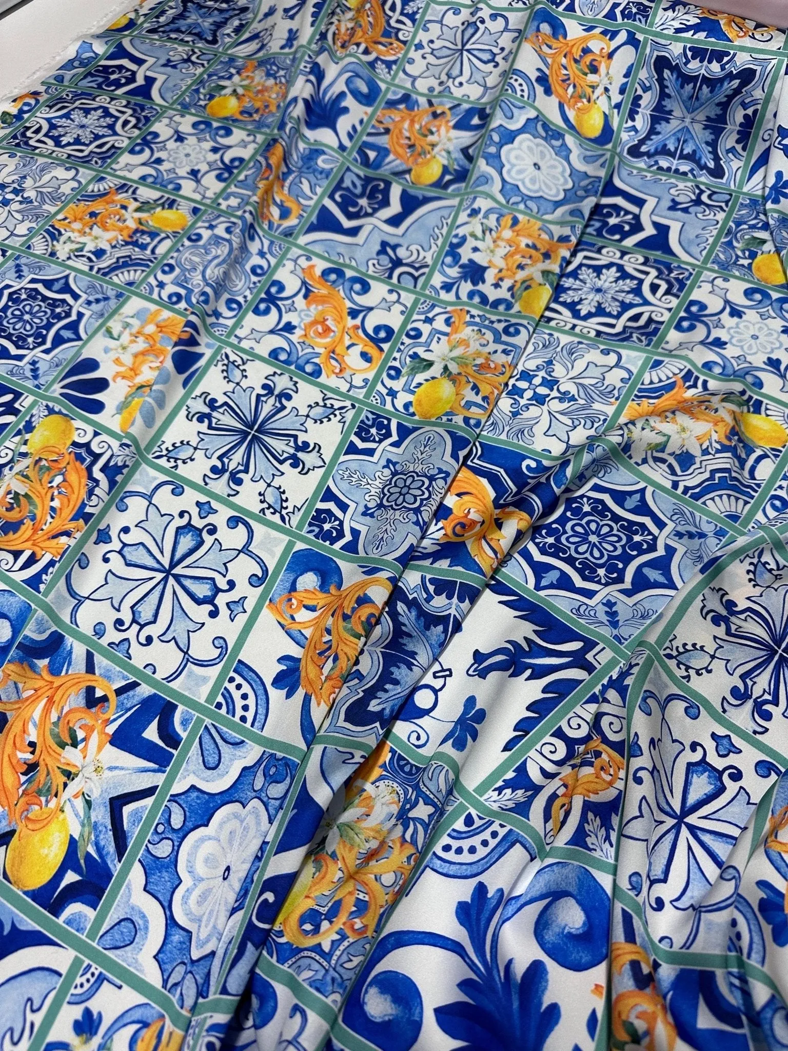 Majolica Lemons Luxury Fabric - Elegant Patterned Textile