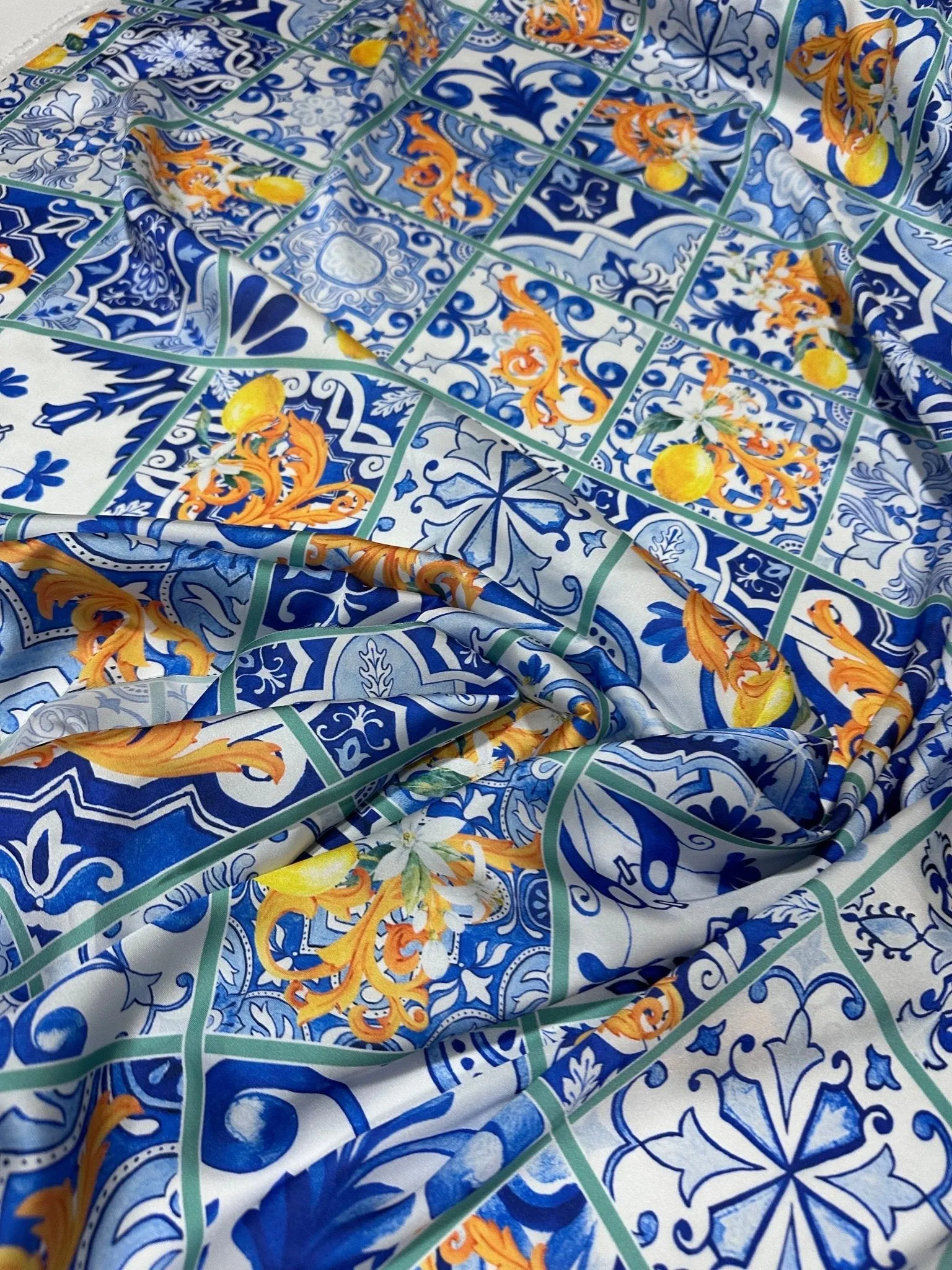 Majolica Lemons Luxury Fabric - Elegant Patterned Textile