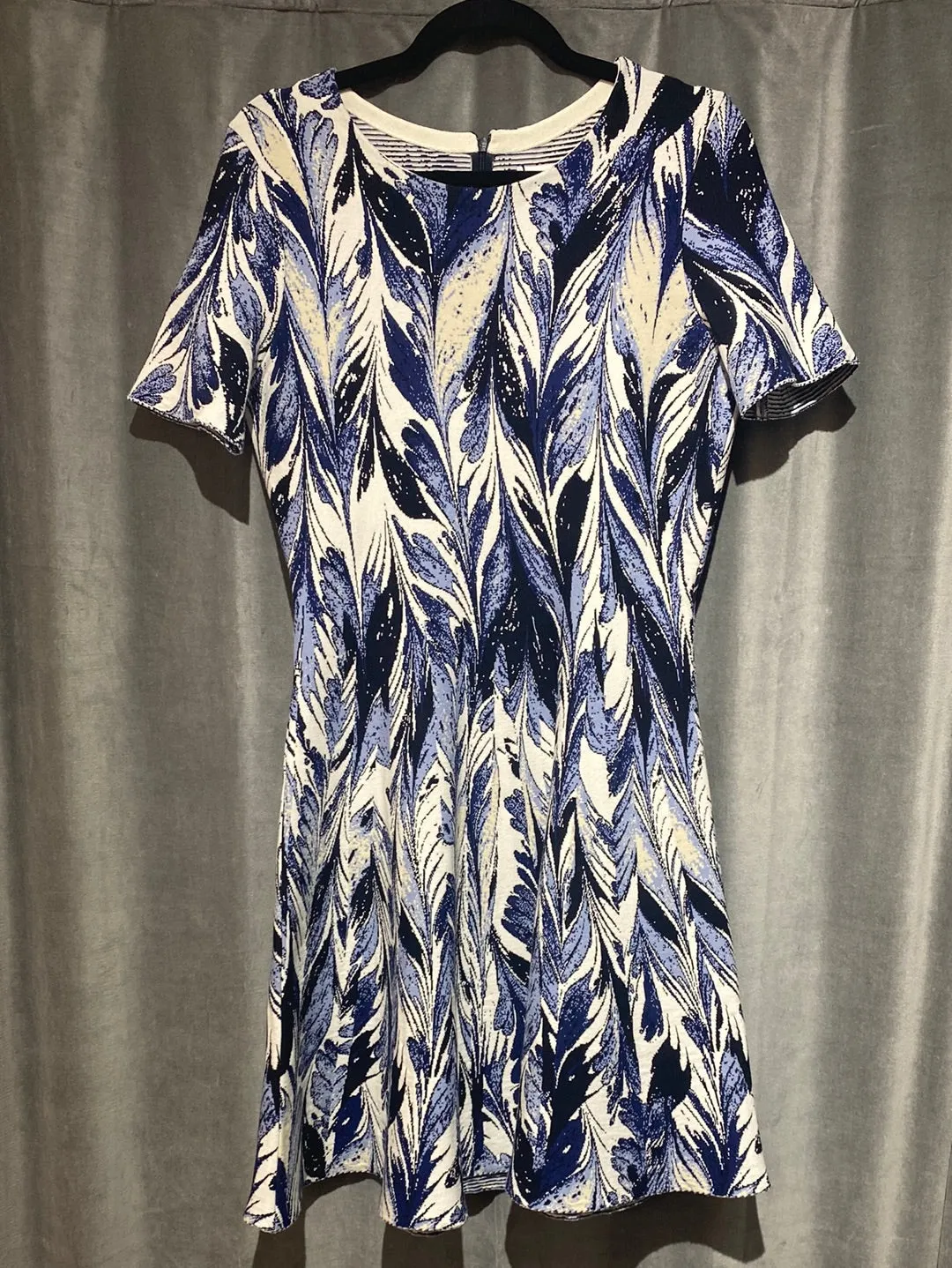 Oscar De La Renta Stretch Fabric Short Sleeve Flare Dress