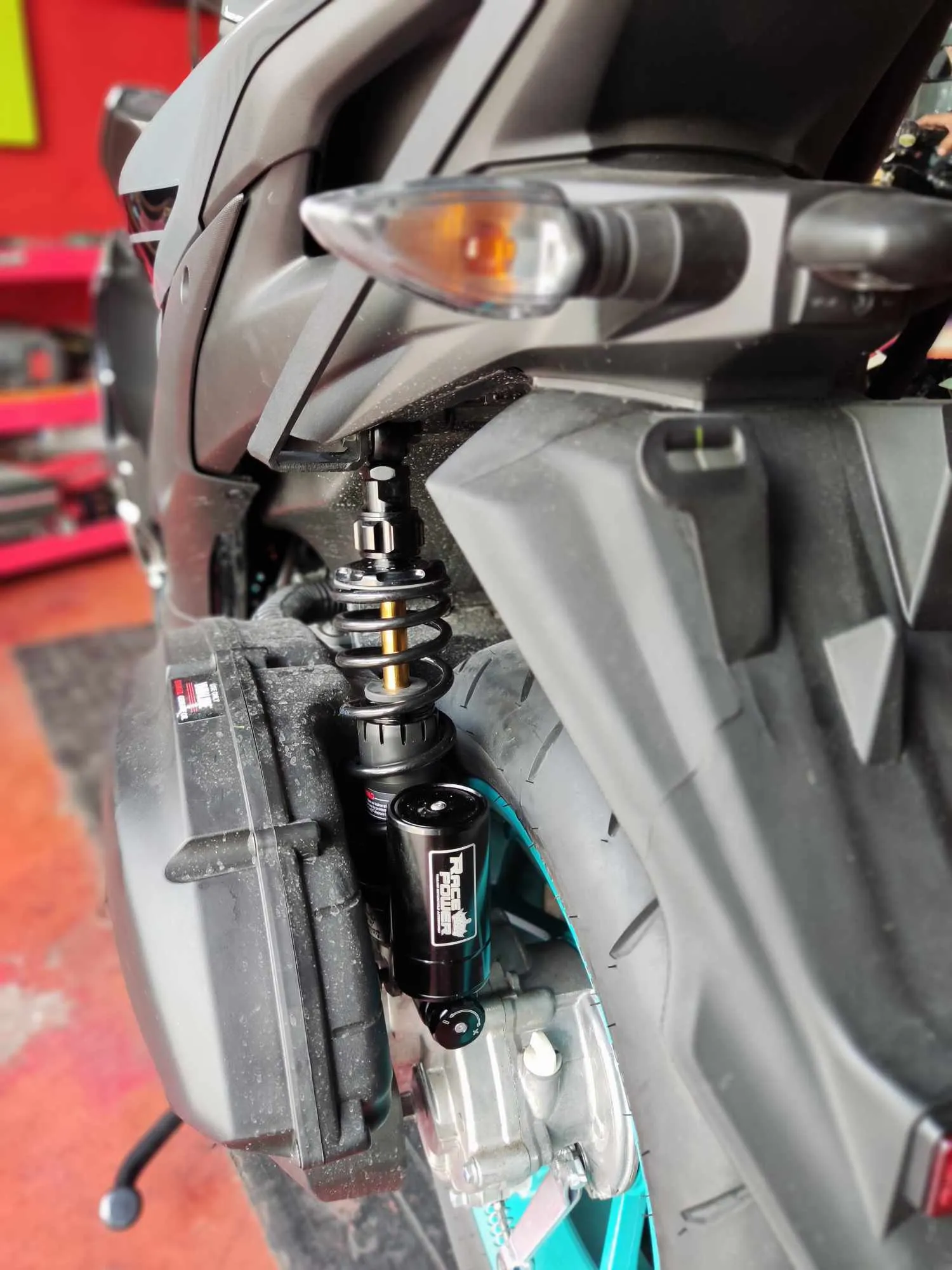 RACE POWER R TECH AEROX / NMAX (BLACK)