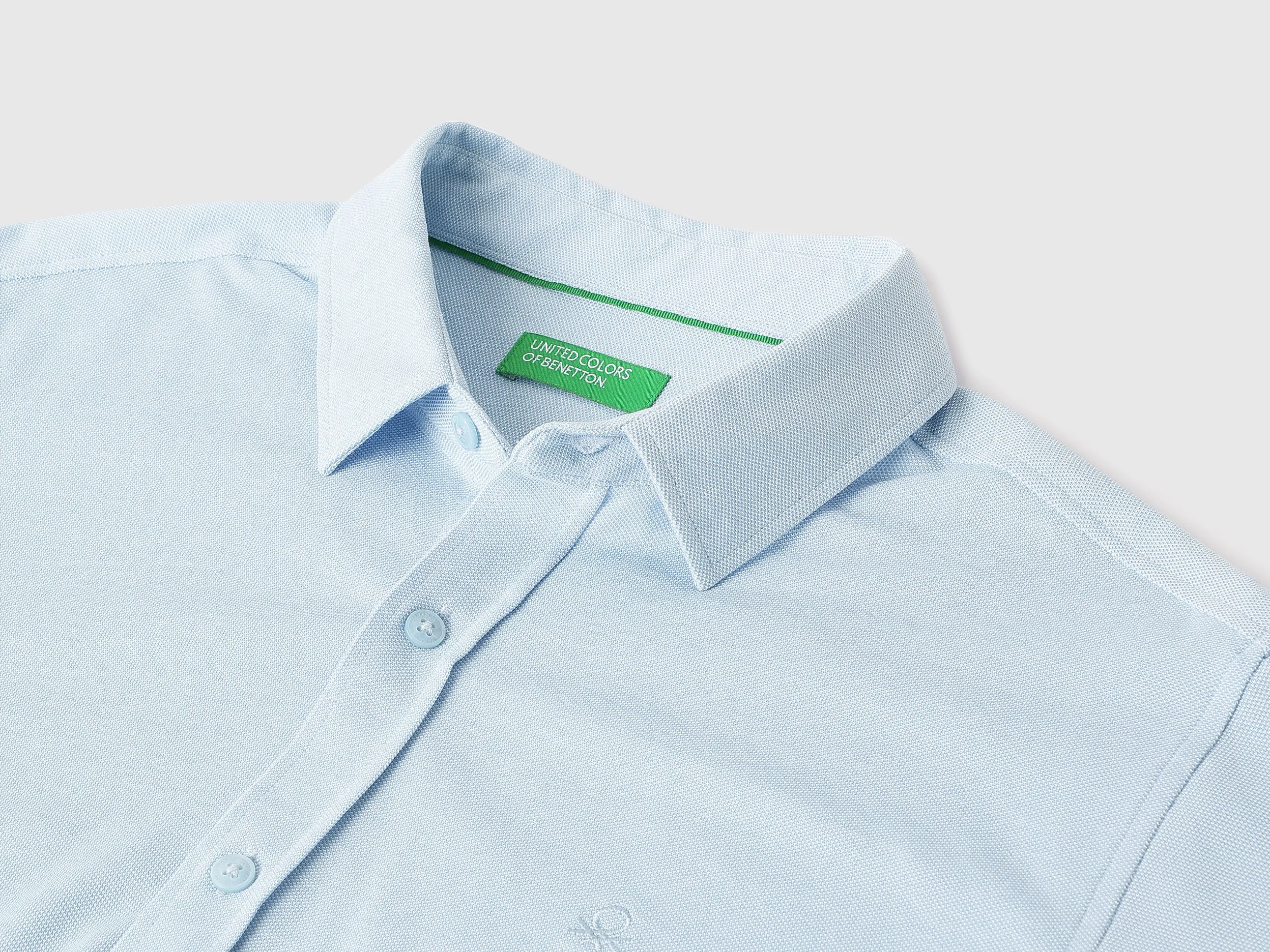 Slim Spread Collar Solid Shirt