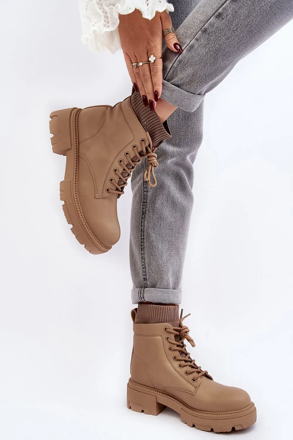 Trapper shoes