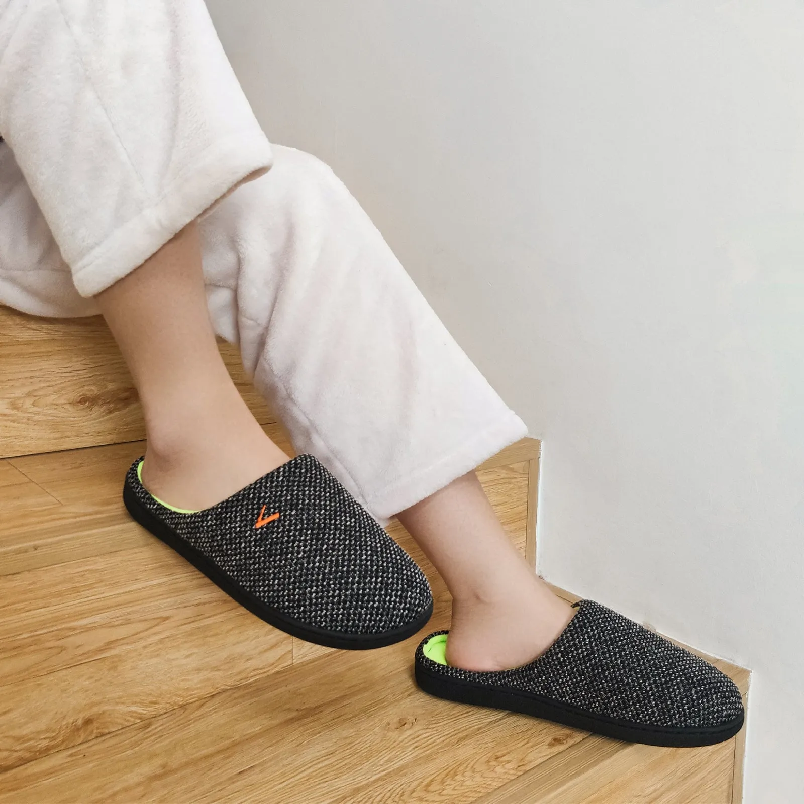 VONMAY Women's Slippers Two-Tone Cozy House Shoes Memory Foam Slippers