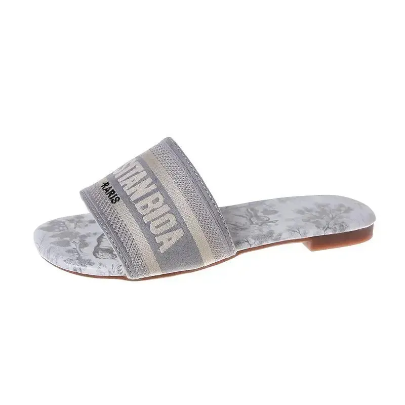 Women Flat Heels Slipper Outdoor Non-slip Casual Ladies Slides  Fashion Women Sandals