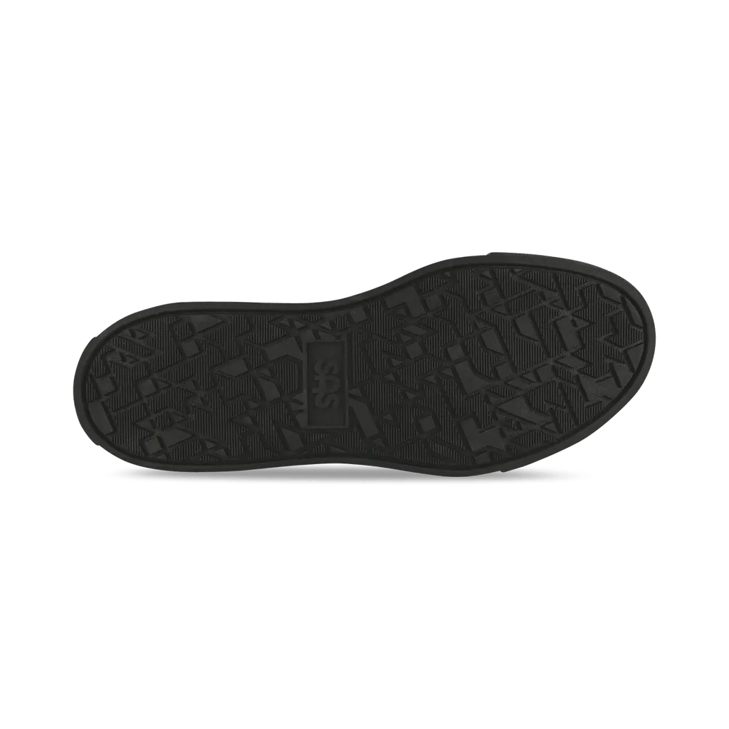 Women's Free Rein Lace Up Sneaker in Matte Black